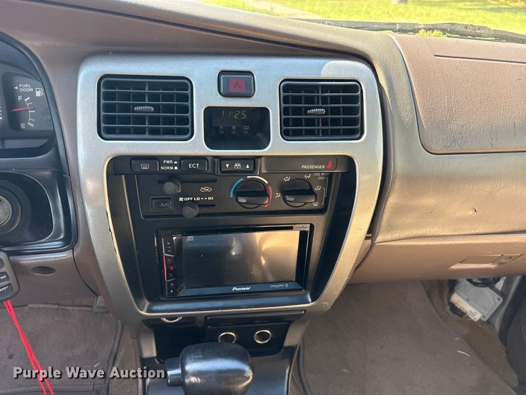 image for item ES8724 1999 Toyota 4Runner SUV