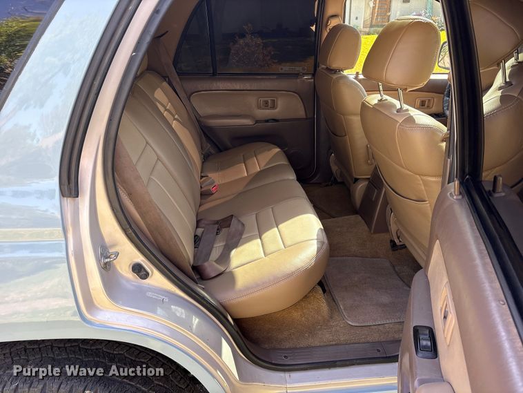 image for item ES8724 1999 Toyota 4Runner SUV