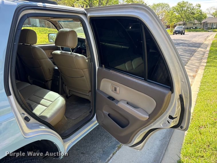 image for item ES8724 1999 Toyota 4Runner SUV