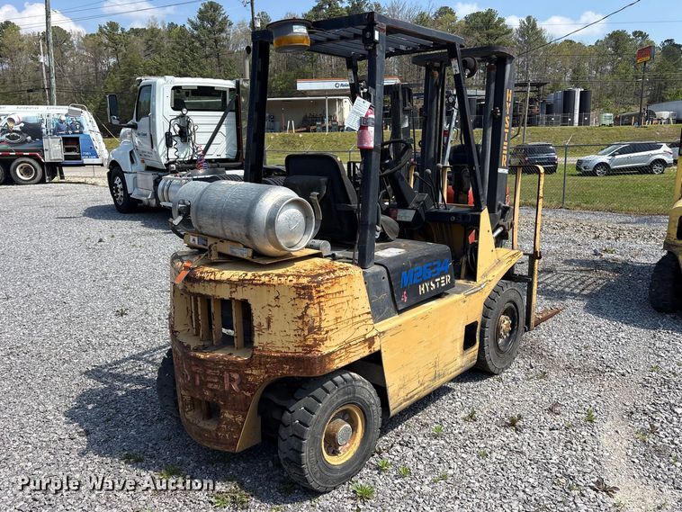 image for item ES8729 1991 Hyster H40XL forklift