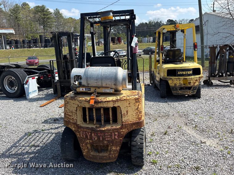 image for item ES8729 1991 Hyster H40XL forklift