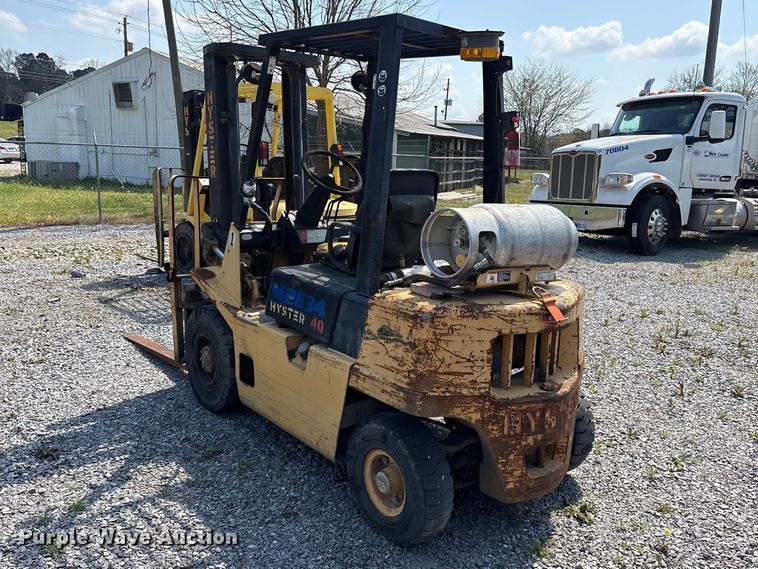 image for item ES8729 1991 Hyster H40XL forklift