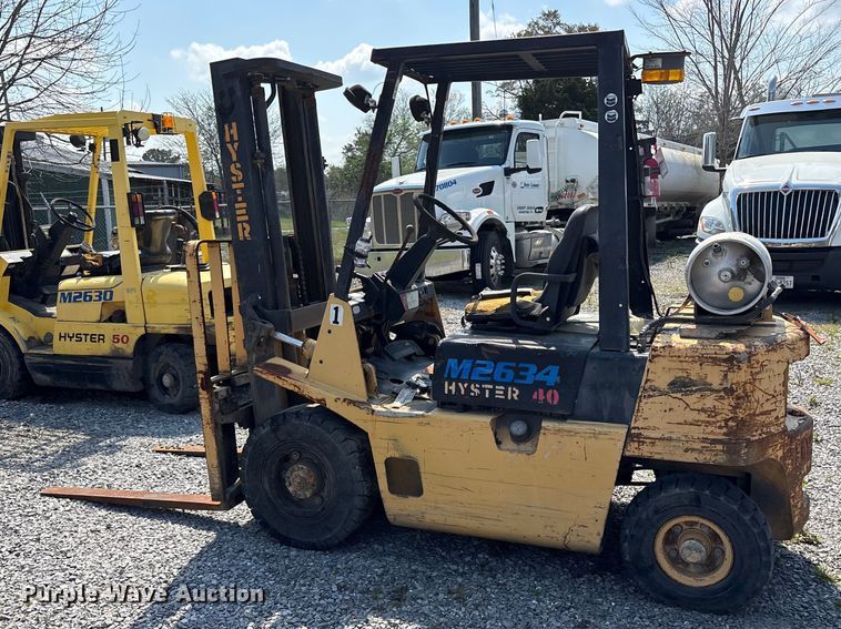 image for item ES8729 1991 Hyster H40XL forklift