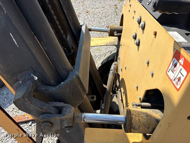 image for item ES8729 1991 Hyster H40XL forklift