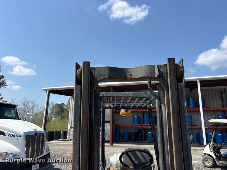 image for item ES8729 1991 Hyster H40XL forklift