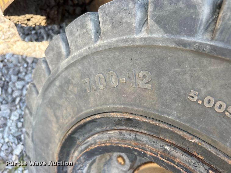 image for item ES8729 1991 Hyster H40XL forklift