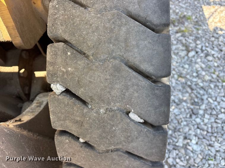 image for item ES8729 1991 Hyster H40XL forklift