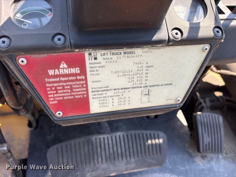 image for item ES8729 1991 Hyster H40XL forklift