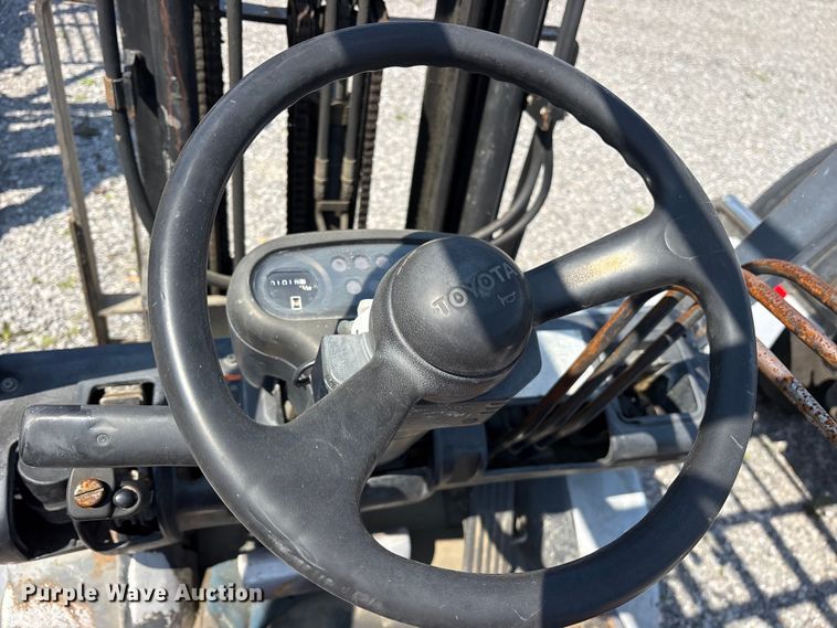image for item ES8730 1995 Toyota 42-6FGU18 forklift