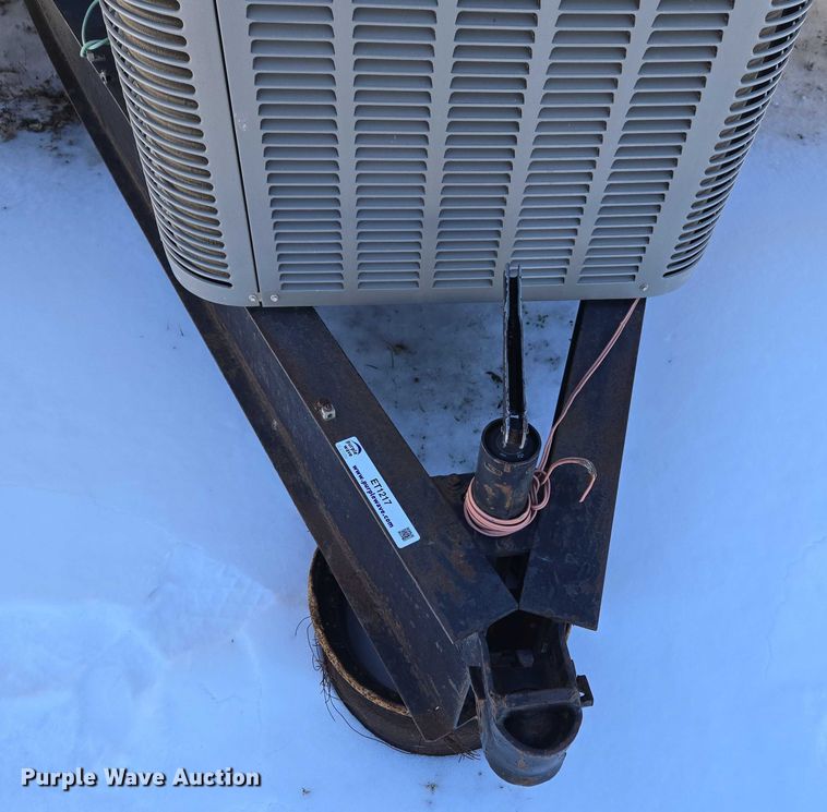 image for item ET1217 2011 Fleetwood portable home