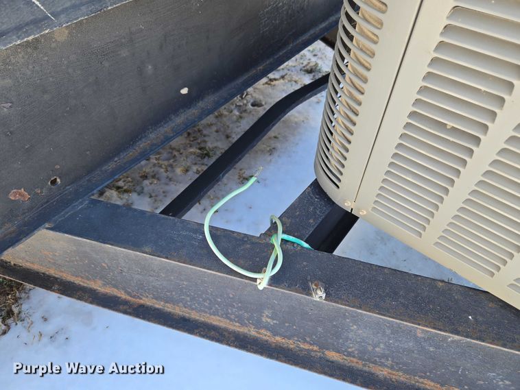 image for item ET1217 2011 Fleetwood portable home