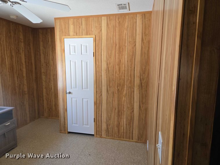 image for item ET1217 2011 Fleetwood portable home