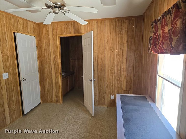 image for item ET1217 2011 Fleetwood portable home