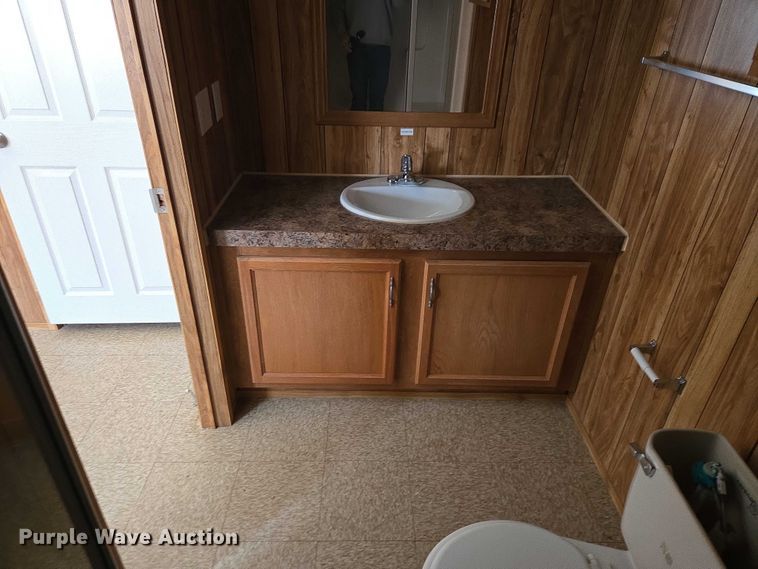 image for item ET1217 2011 Fleetwood portable home