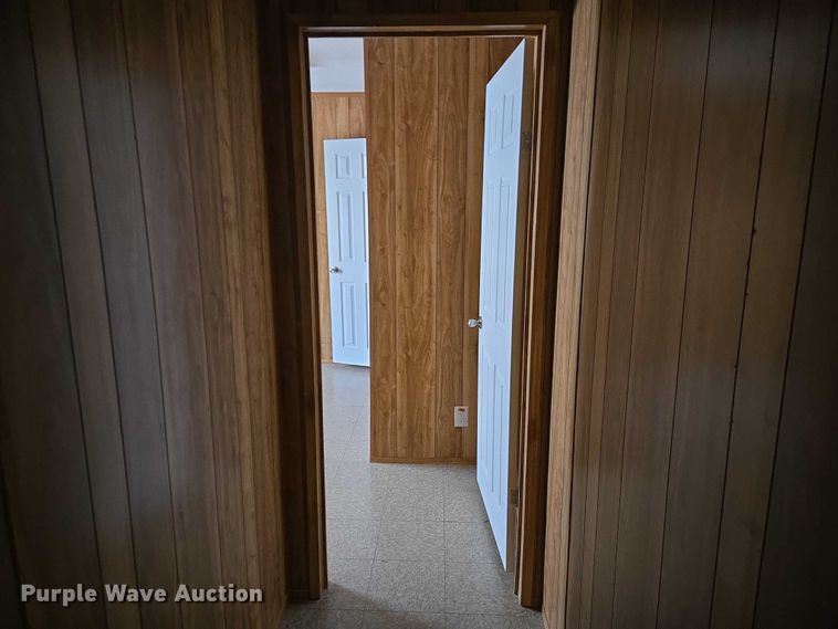 image for item ET1217 2011 Fleetwood portable home