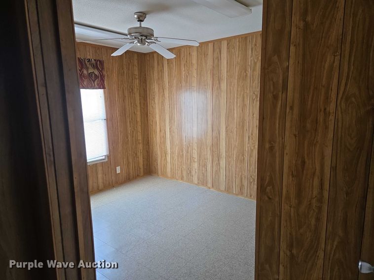 image for item ET1217 2011 Fleetwood portable home