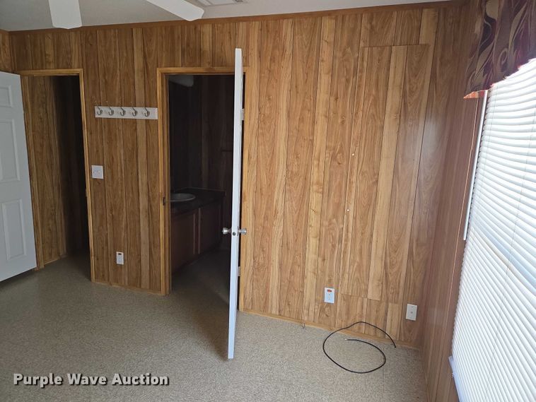 image for item ET1217 2011 Fleetwood portable home