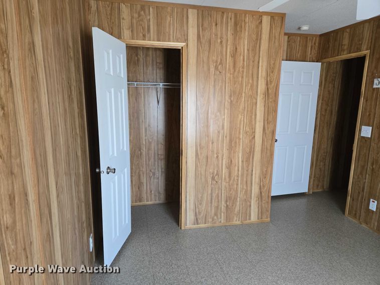 image for item ET1217 2011 Fleetwood portable home