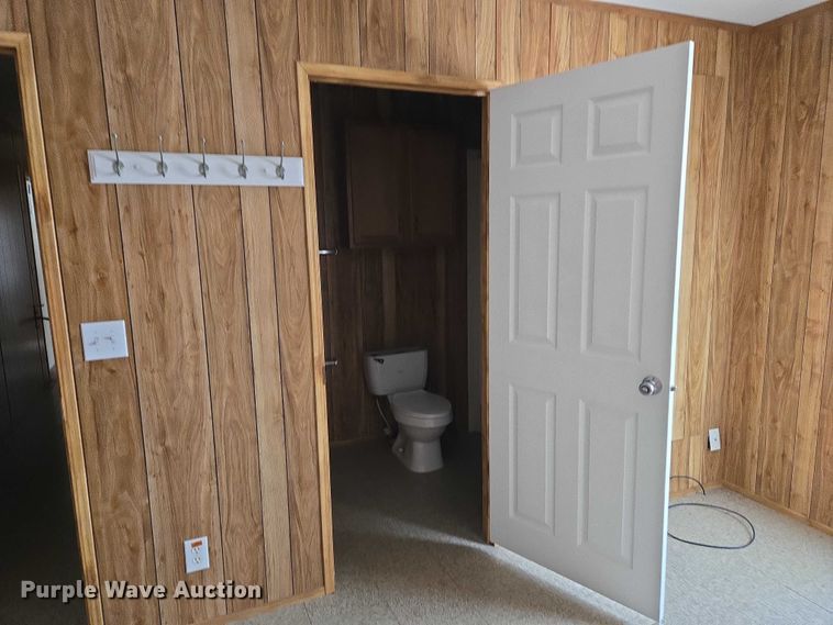 image for item ET1217 2011 Fleetwood portable home