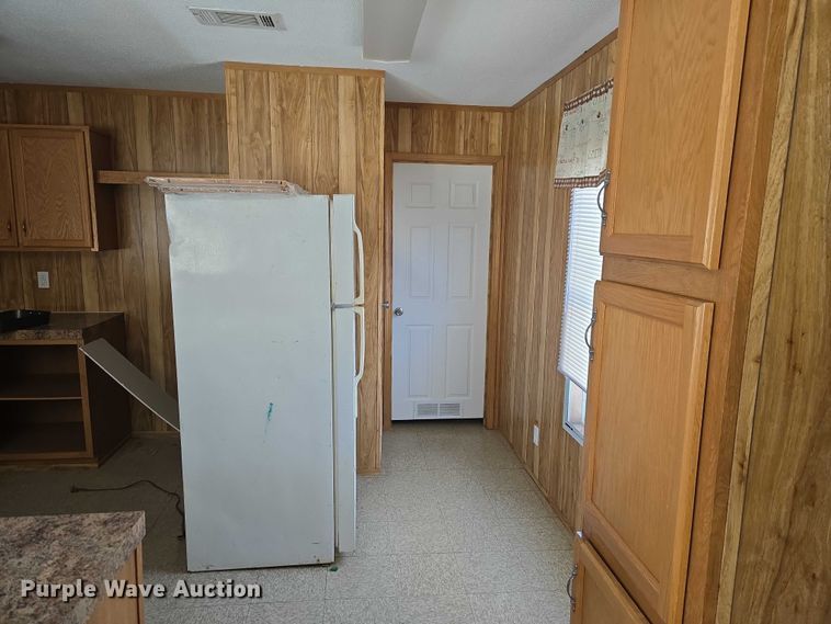 image for item ET1217 2011 Fleetwood portable home