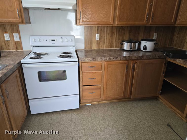 image for item ET1217 2011 Fleetwood portable home