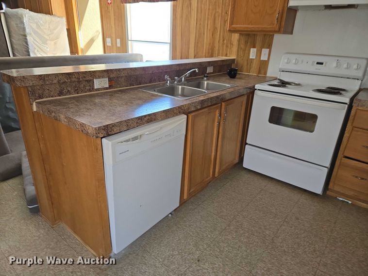 image for item ET1217 2011 Fleetwood portable home