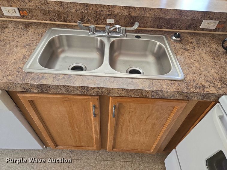 image for item ET1217 2011 Fleetwood portable home