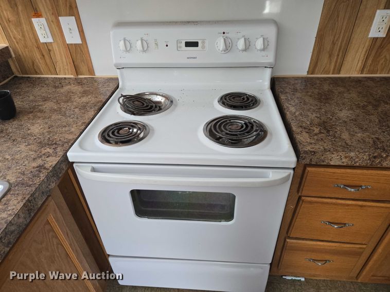 image for item ET1217 2011 Fleetwood portable home