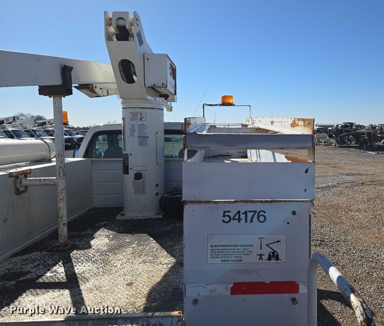 image for item ET1265 2008 Ford F450 bucket truck