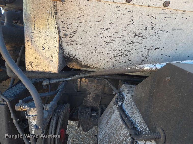 image for item ET1462 2007 International 7300 oil distributor truck