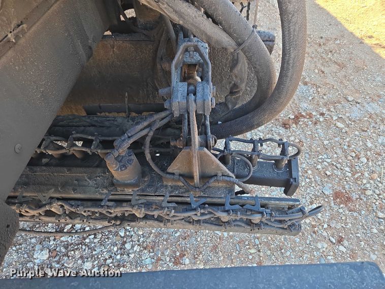 image for item ET1462 2007 International 7300 oil distributor truck