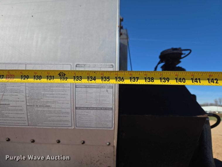 image for item ET1462 2007 International 7300 oil distributor truck