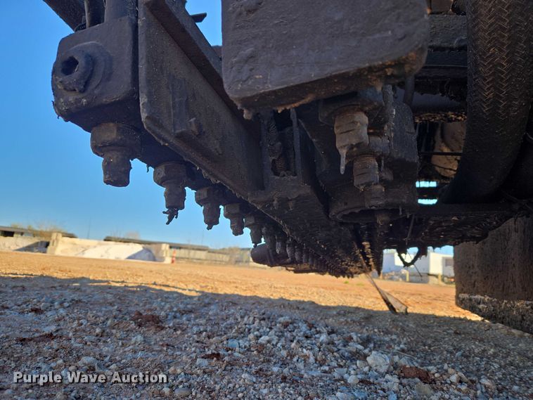 image for item ET1462 2007 International 7300 oil distributor truck