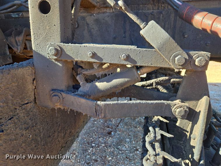 image for item ET1462 2007 International 7300 oil distributor truck