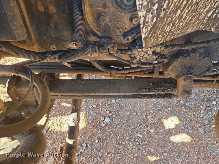 image for item ET1462 2007 International 7300 oil distributor truck