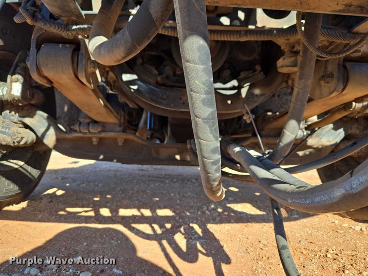 image for item ET1462 2007 International 7300 oil distributor truck