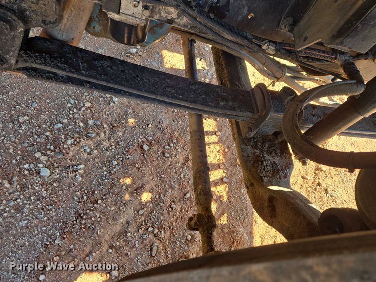 image for item ET1462 2007 International 7300 oil distributor truck