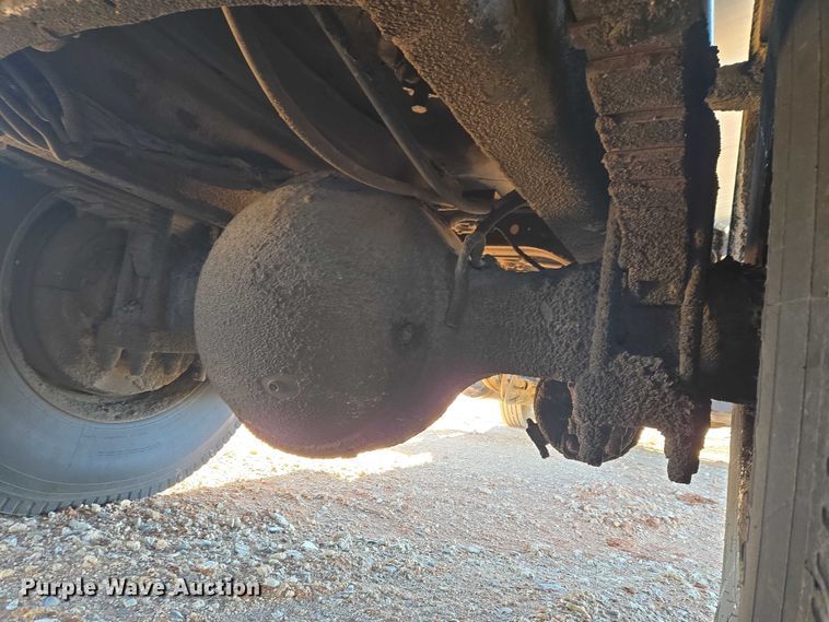 image for item ET1462 2007 International 7300 oil distributor truck