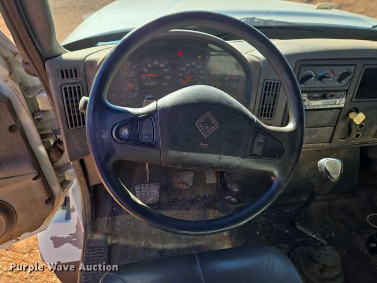 image for item ET1462 2007 International 7300 oil distributor truck