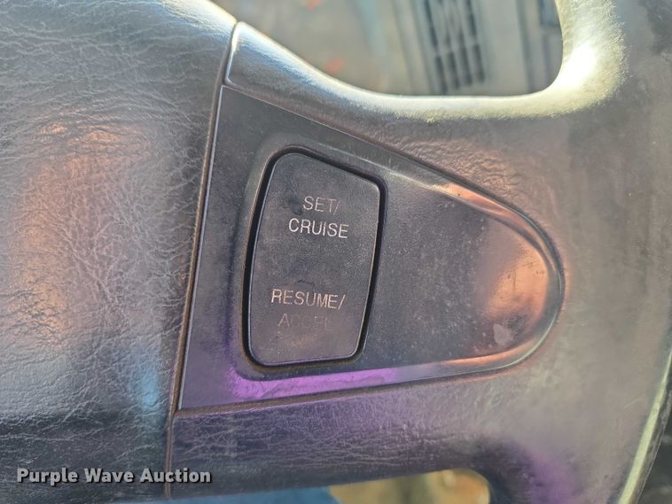 image for item ET1462 2007 International 7300 oil distributor truck