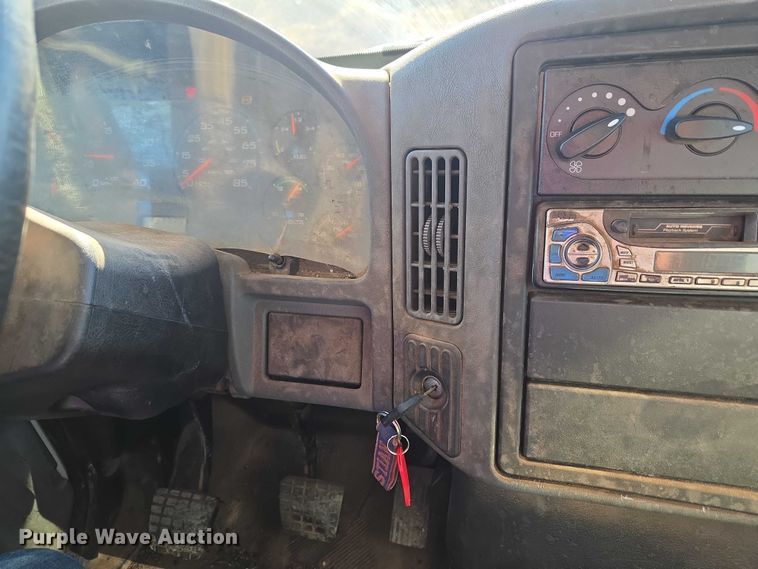 image for item ET1462 2007 International 7300 oil distributor truck