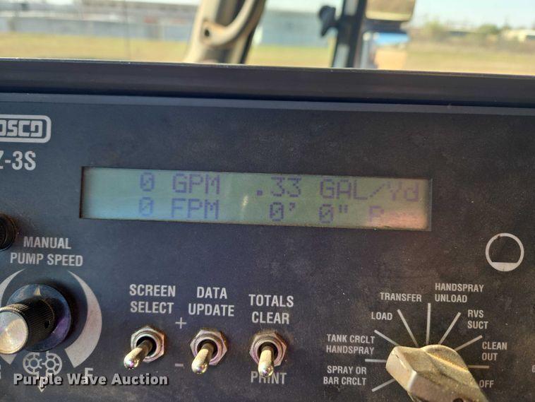 image for item ET1462 2007 International 7300 oil distributor truck