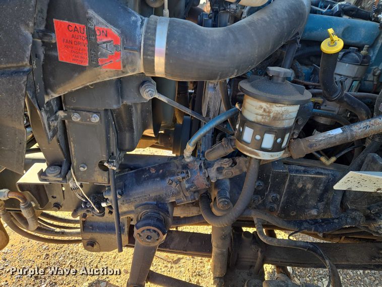 image for item ET1462 2007 International 7300 oil distributor truck