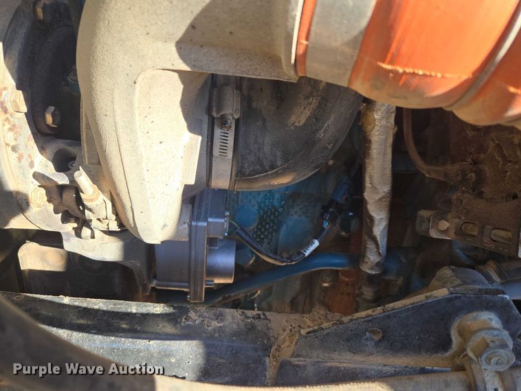 image for item ET1462 2007 International 7300 oil distributor truck