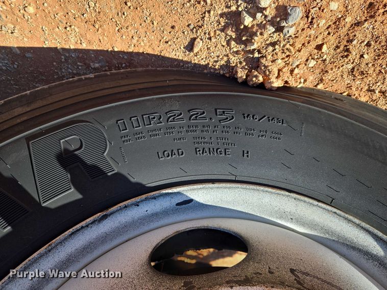 image for item ET1462 2007 International 7300 oil distributor truck