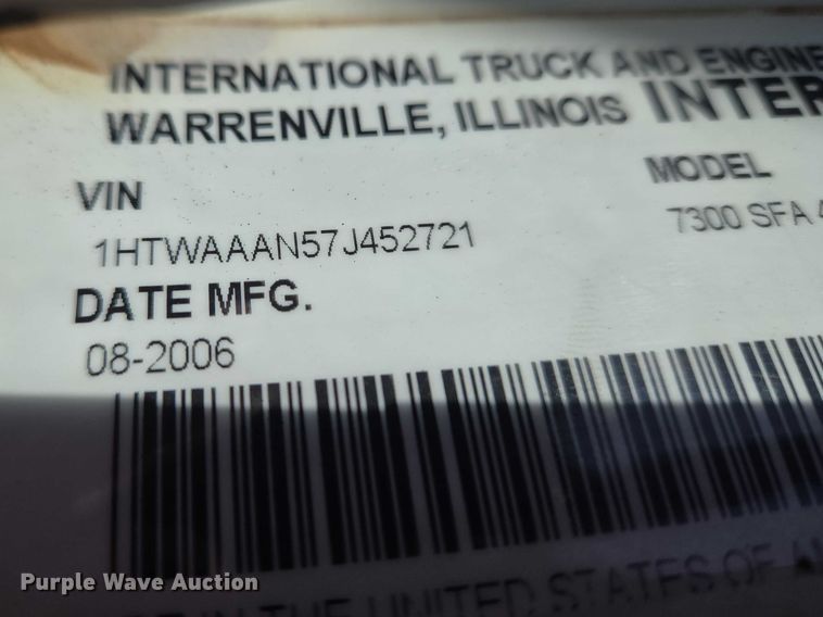 image for item ET1462 2007 International 7300 oil distributor truck