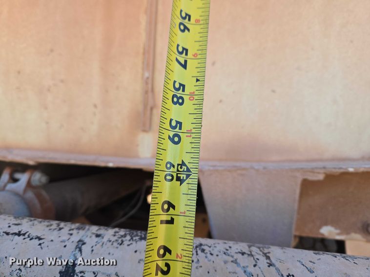 image for item ET1463 2000 Mack CH613 water truck