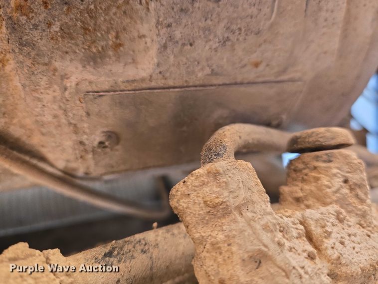 image for item ET1463 2000 Mack CH613 water truck