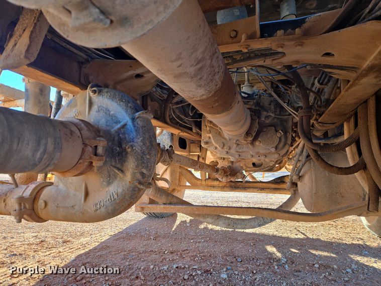 image for item ET1463 2000 Mack CH613 water truck