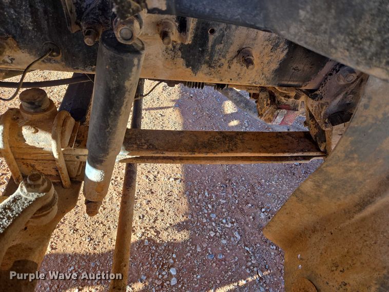 image for item ET1463 2000 Mack CH613 water truck